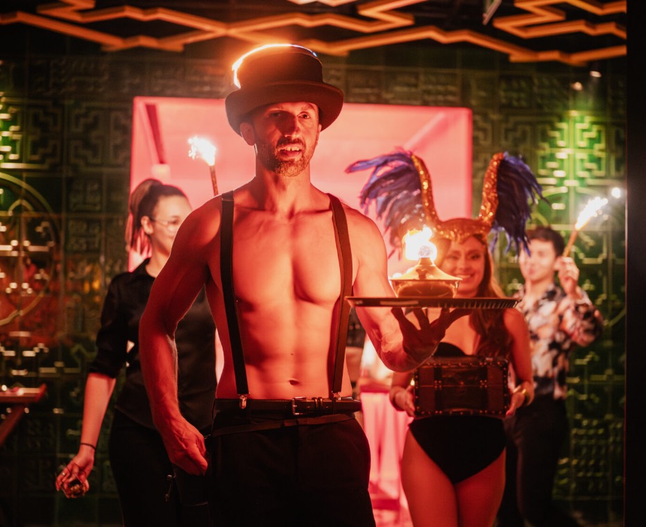 Tűzshow-performer a VIBE vendégterében