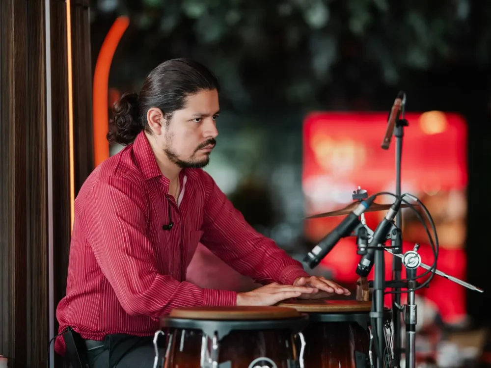 Élő ütőhangszeres produkció a VIBE Budapestben