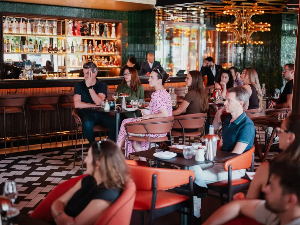 Vendégek egy üzleti rendezvényen a VIBE Budapestben